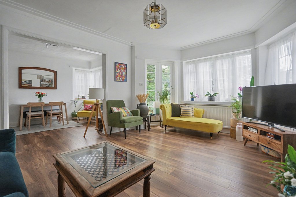 Apartment in West Ealing, Ealing, England 2 - 18126529