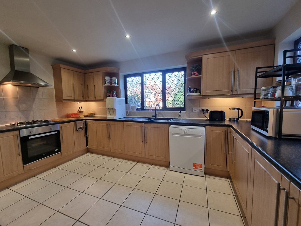 House in Bray, England 4 - 18126577