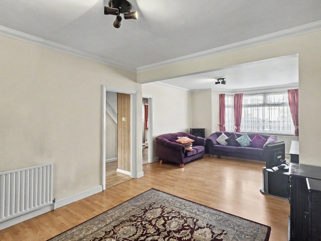 House in Hounslow, England 3 - 18126533