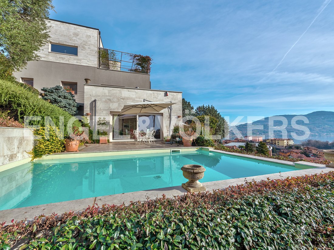 Villa in Civate, Lombardy, Italy 2 - 18126862