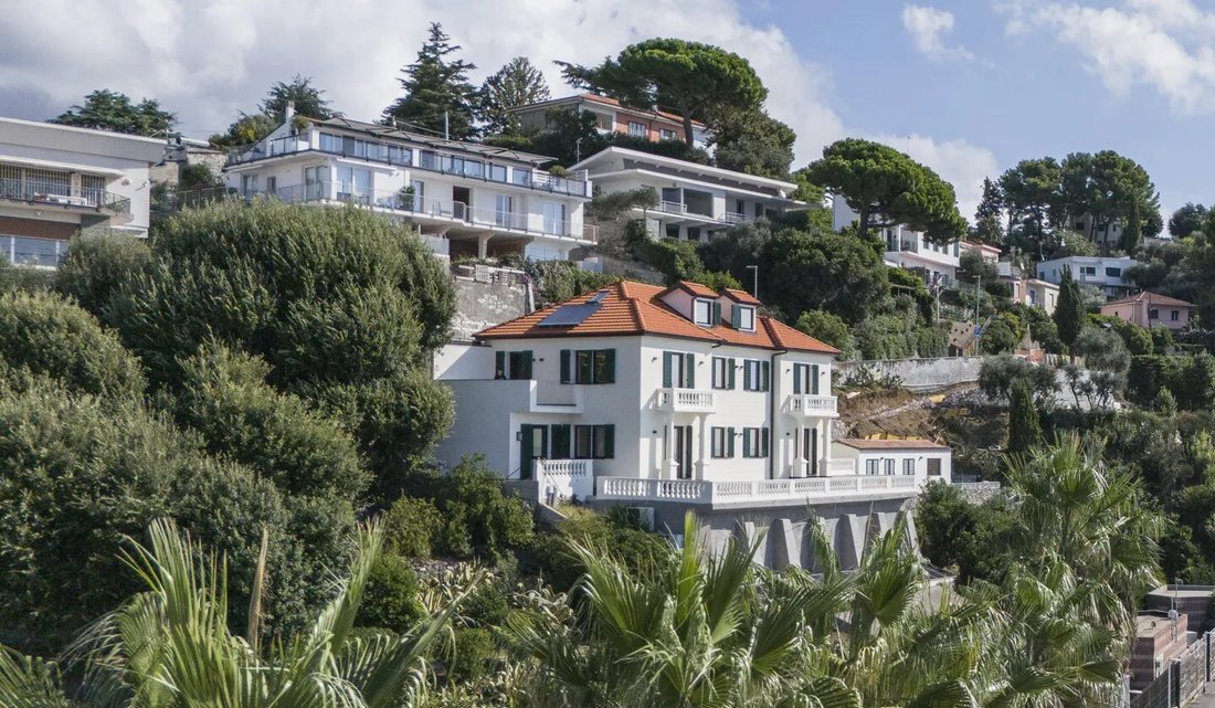 Villa in Albisola Superiore, Liguria, Italy 1 - 18126962