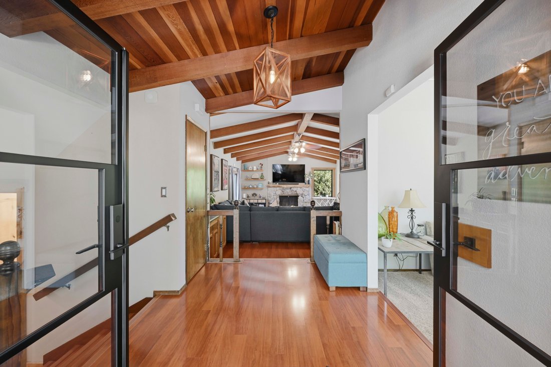 Granite Bay, California, United States 5 - 18126886