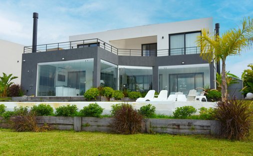 House in Belén de Escobar, Buenos Aires Province, Argentina 1