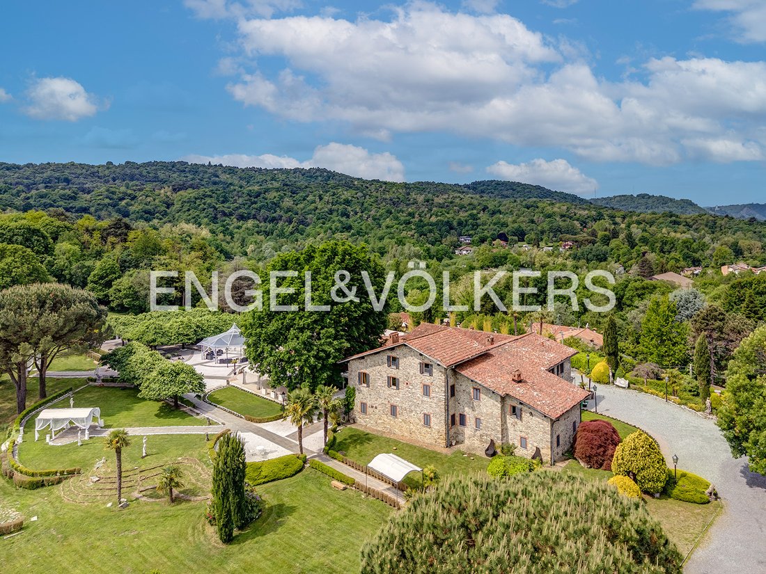 Villa in Montorfano, Lombardy, Italy 2 - 18127126