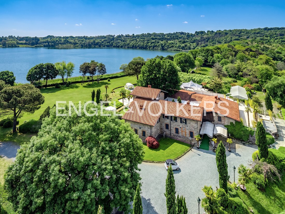 Villa in Montorfano, Lombardy, Italy 1 - 18127126