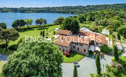 Villa en Montorfano, Lombardía, Italia 1