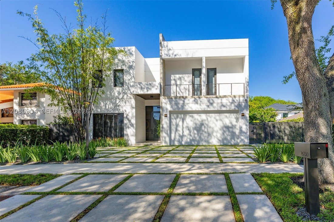House in Hialeah, Florida, United States 2 - 18109016