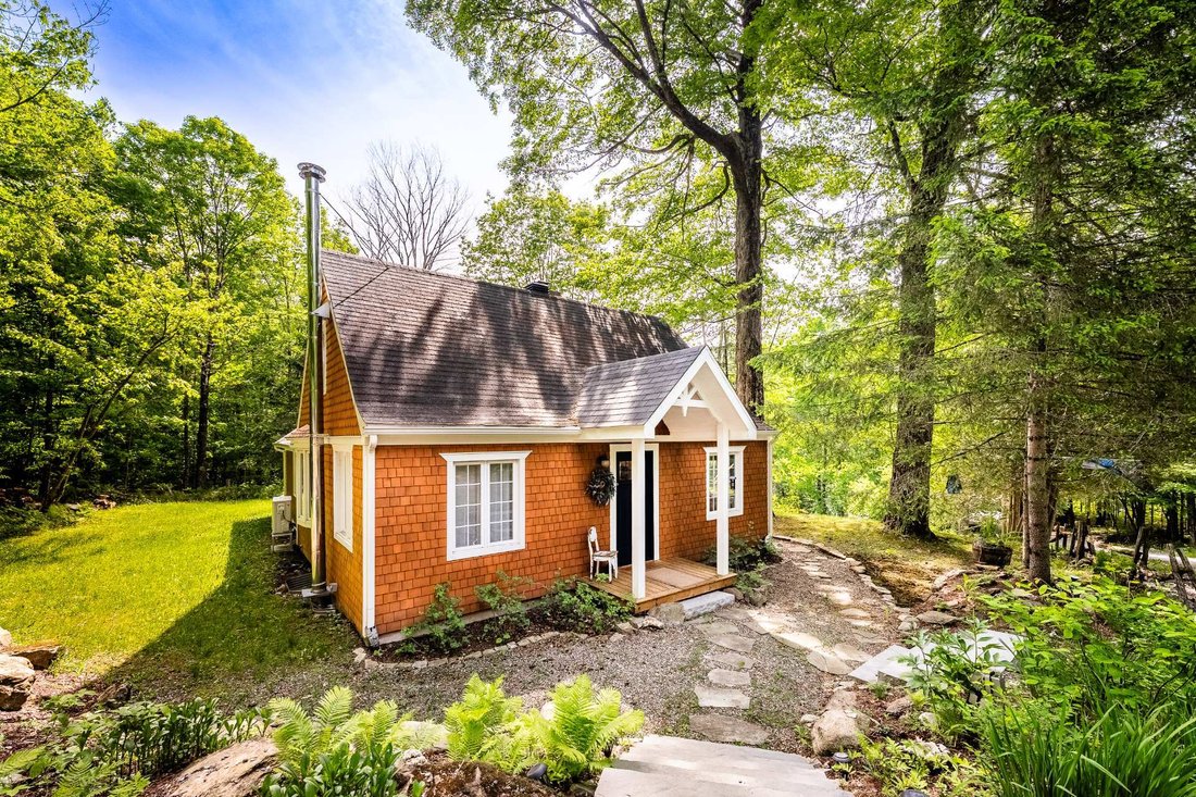 House in Lac-Brome, Quebec, Canada 3 - 18129655