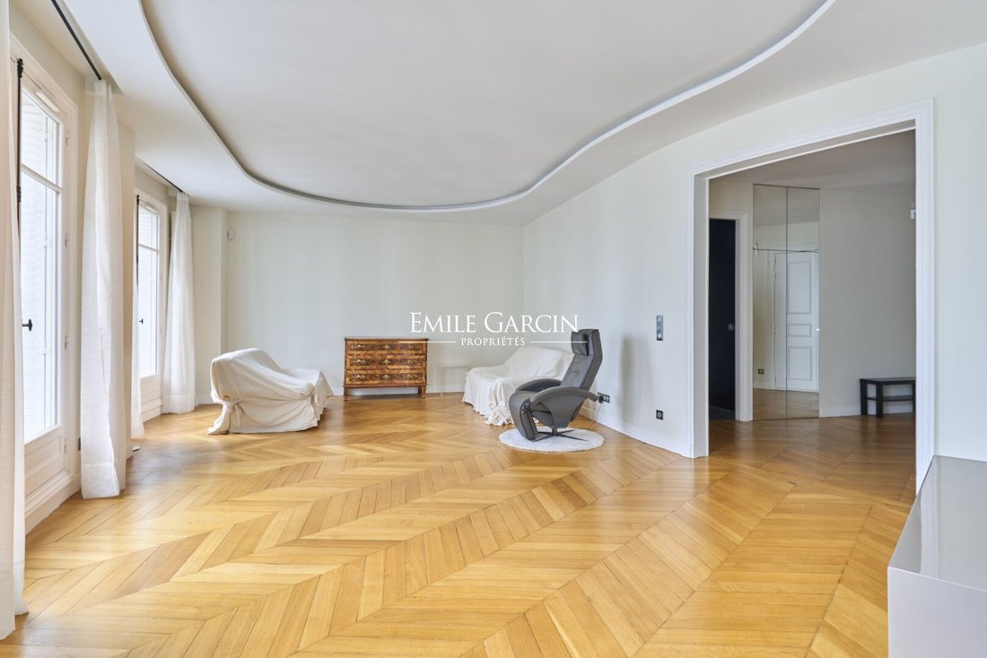 Apartment in Pereire-Malesherbes, Paris 17e Arrondissement, Paris 2 - 18130519