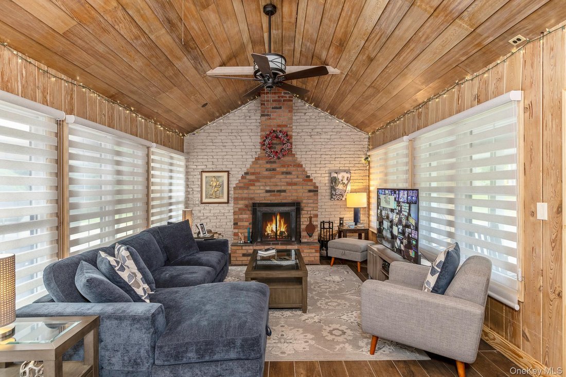 House in East Quogue, New York, United States 5 - 18127475