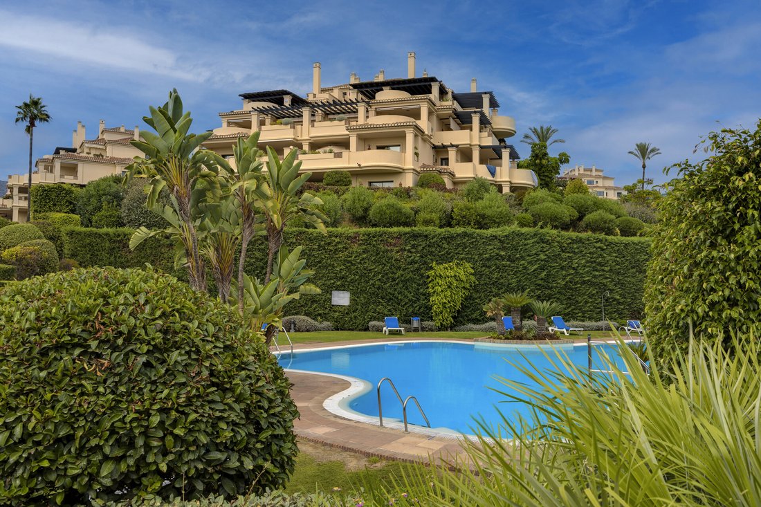 Apartment in Benahavis, Andalusia, Spain 1 - 18127671