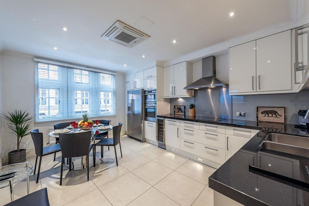 Apartment in Belgravia, Westminster, England 1 - 18131454