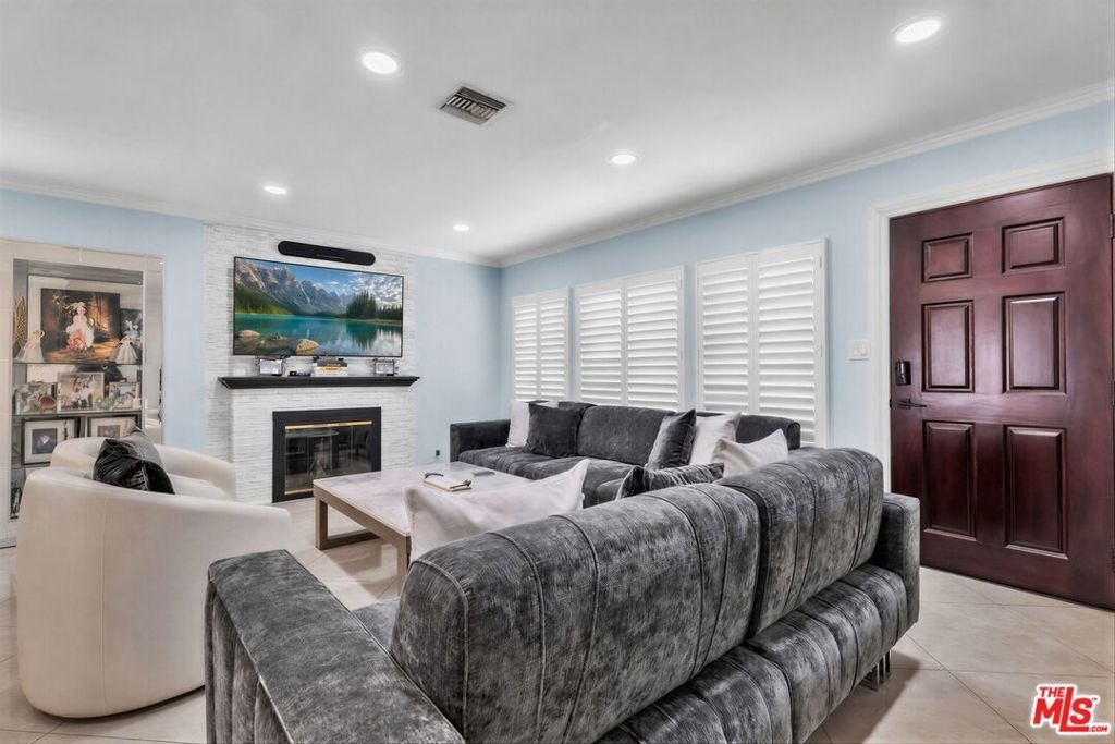 House in Los Angeles, California, United States 4 - 18132550