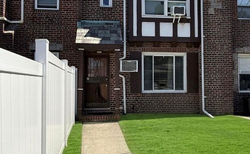 House in New York, New York, United States 1