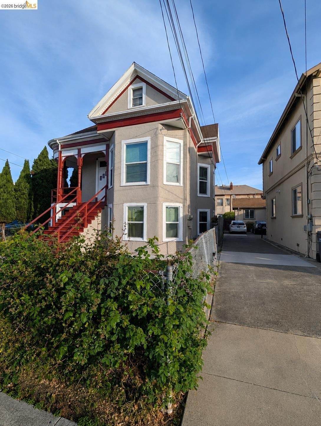 Oakland, California, United States 3 - 18124976