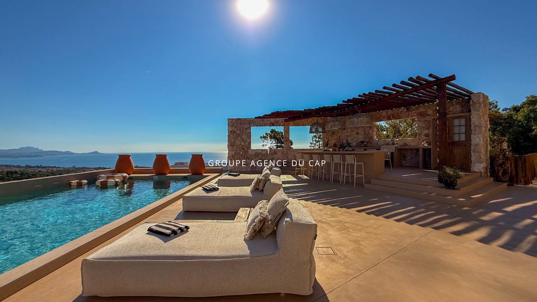 Villa in Les Issambres, Roquebrune-sur-Argens, France 1 - 18130549
