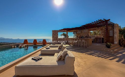 Villa in Les Issambres, Roquebrune-sur-Argens, France 1