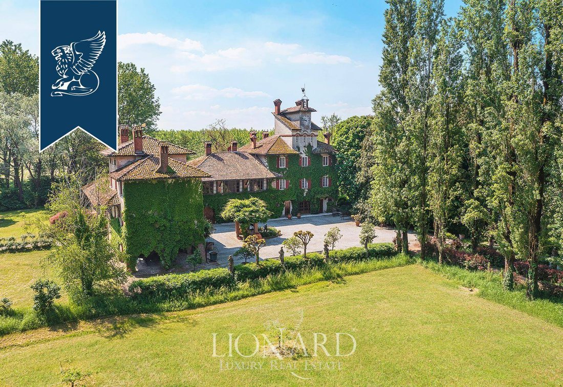 Villa in Zinasco, Lombardy, Italy 1 - 18132875