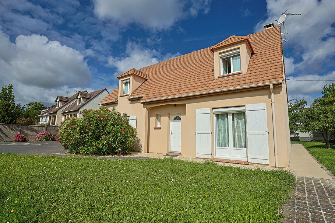 Villa in Saulx-les-Chartreux, Ile-de-France, France 1 - 18130552