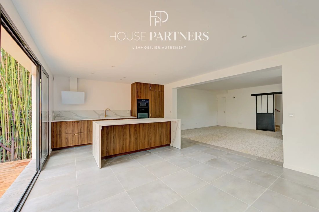 House in Chatou, Ile-de-France, France 1 - 18133666