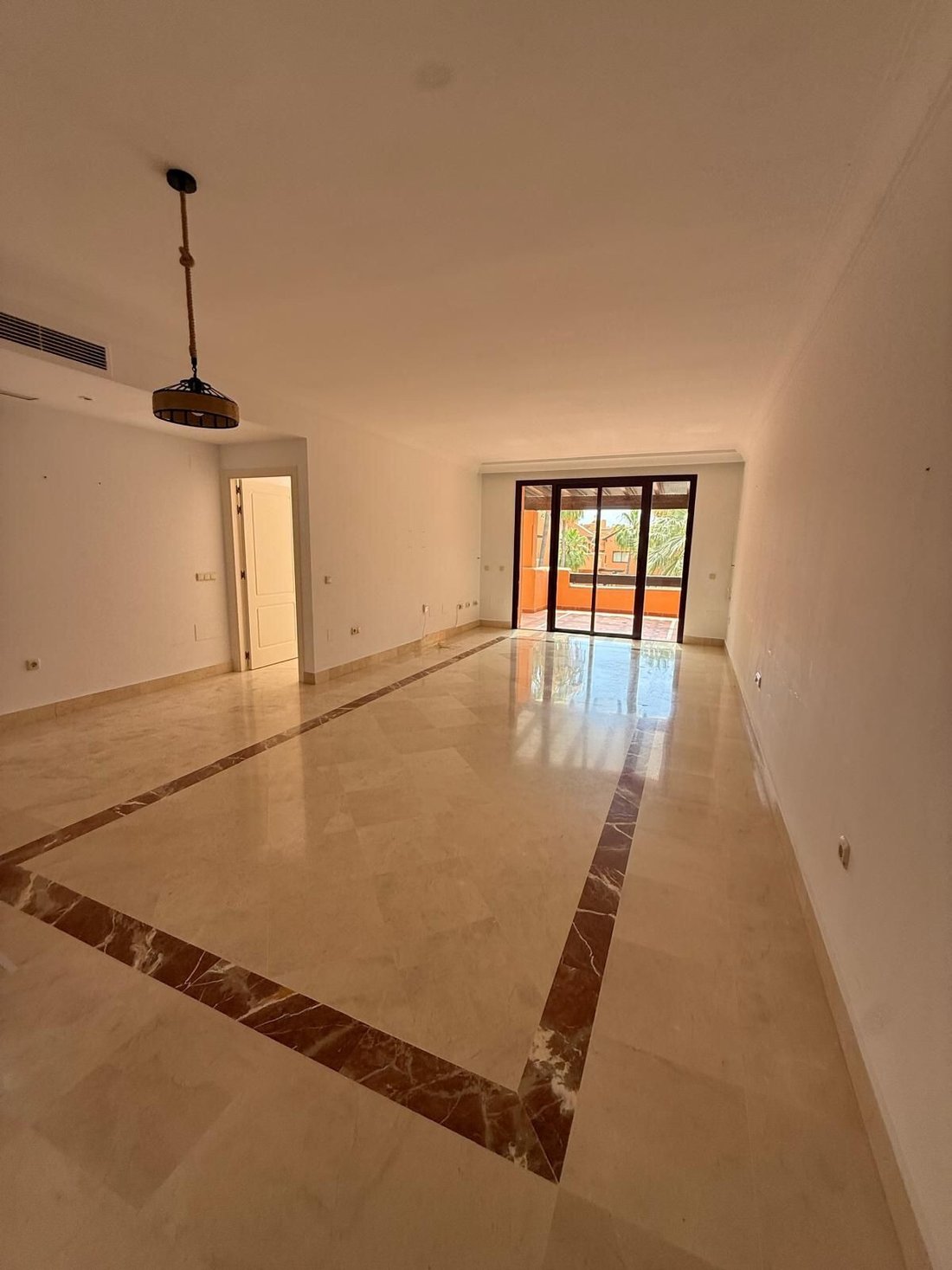 Apartment in San Pedro de Alcantara, Andalusia, Spain 4 - 18127562
