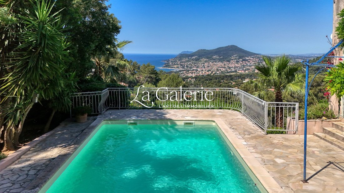 Villa in Centre Ville, Carqueiranne, France 3 - 18138978
