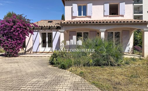 Villa in Juan les Pins-Gallice, Antibes, France 1