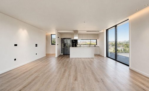 Apartment in Fanzeres e Sao Pedro da Cova, Porto District, Portugal 1
