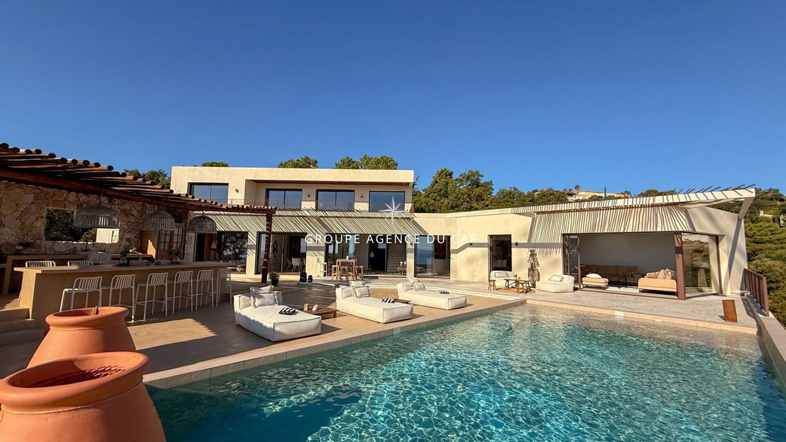 Villa in Les Issambres, Roquebrune-sur-Argens, France 3 - 18130549