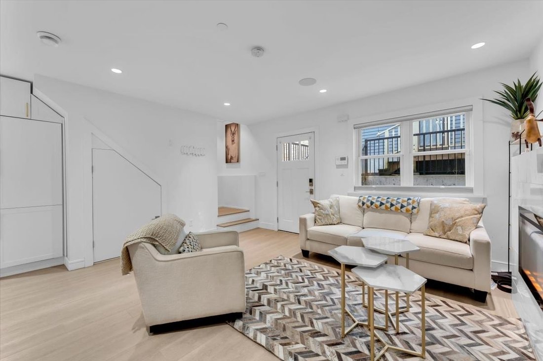 Apartment in Vancouver, British Columbia, Canada 4 - 18133319
