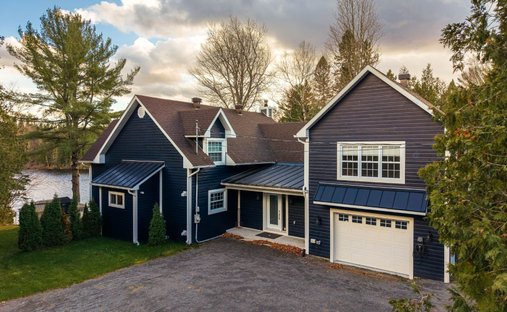 Haus in Saint-Adolphe-d'Howard, Québec, Kanada 1