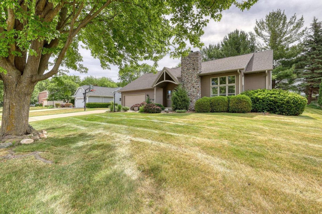 House in Hartland, Wisconsin, United States 1 - 18131977