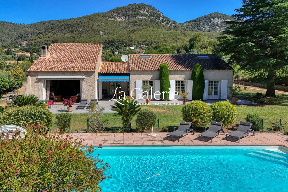 Villa in Sanary-sur-Mer, Provence-Alpes-Côte d'Azur, France 3 - 18138963