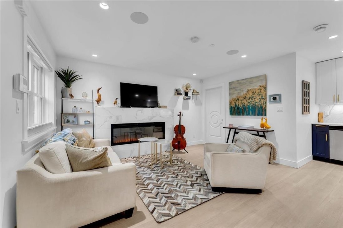Apartment in Vancouver, British Columbia, Canada 1 - 18133319