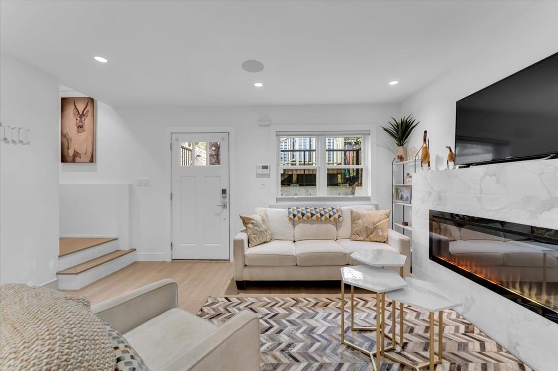 Apartment in Vancouver, British Columbia, Canada 3 - 18133319