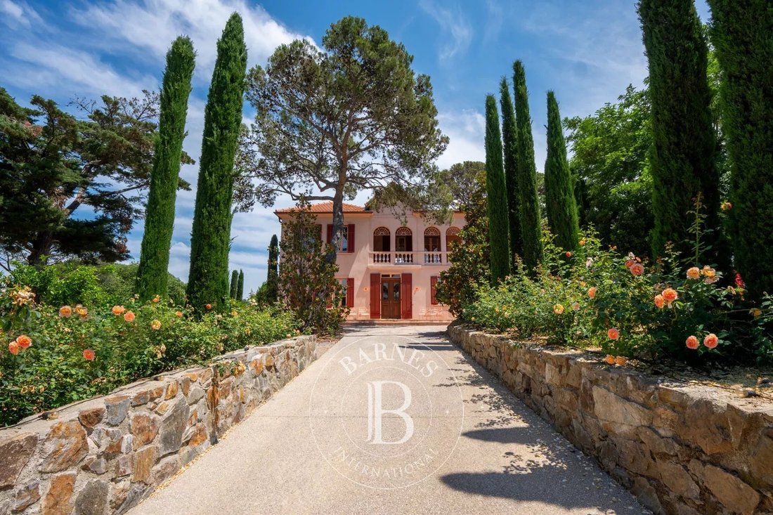House in Zone Est Diffuse, Saint-Tropez, France 1 - 16661468
