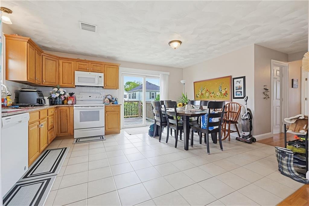 Apartment in Bristol, Rhode Island, United States 5 - 18130287