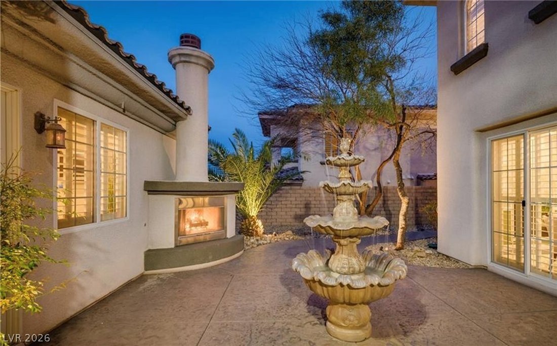 House in Las Vegas, Nevada, United States 4 - 17816370