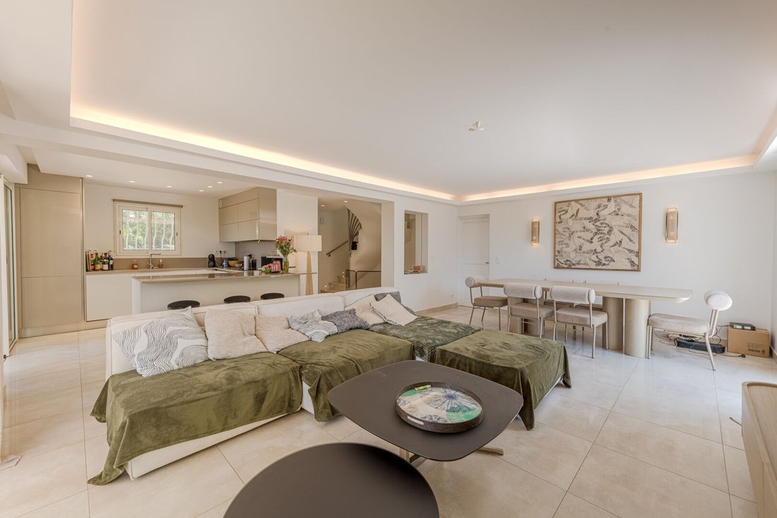 Villa in Aiguebonne, Saint-Raphaël, France 3 - 18133694