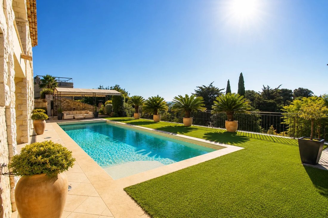 Villa in Èze, Provence-Alpes-Côte d'Azur, France 3 - 11168956