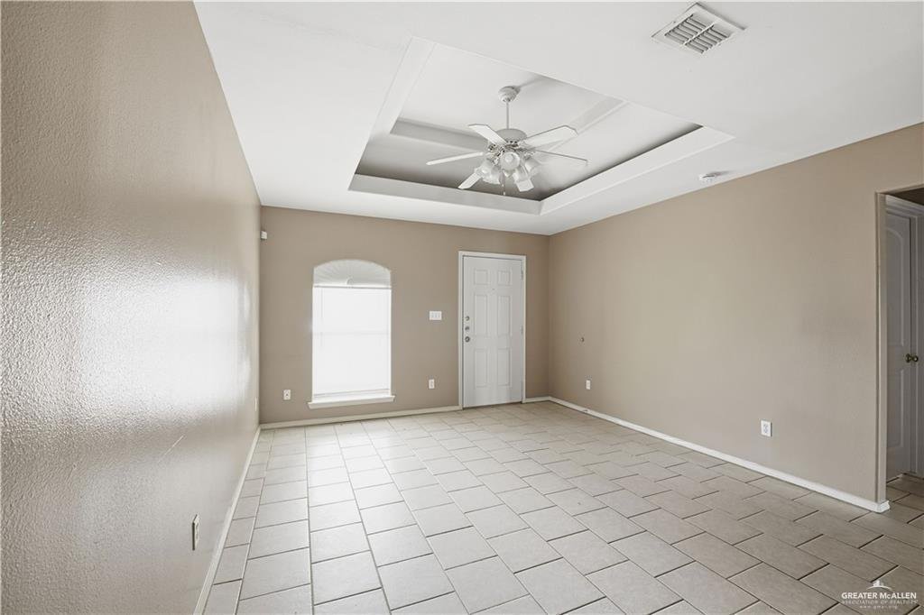 Edinburg, Texas, United States 4 - 18131308