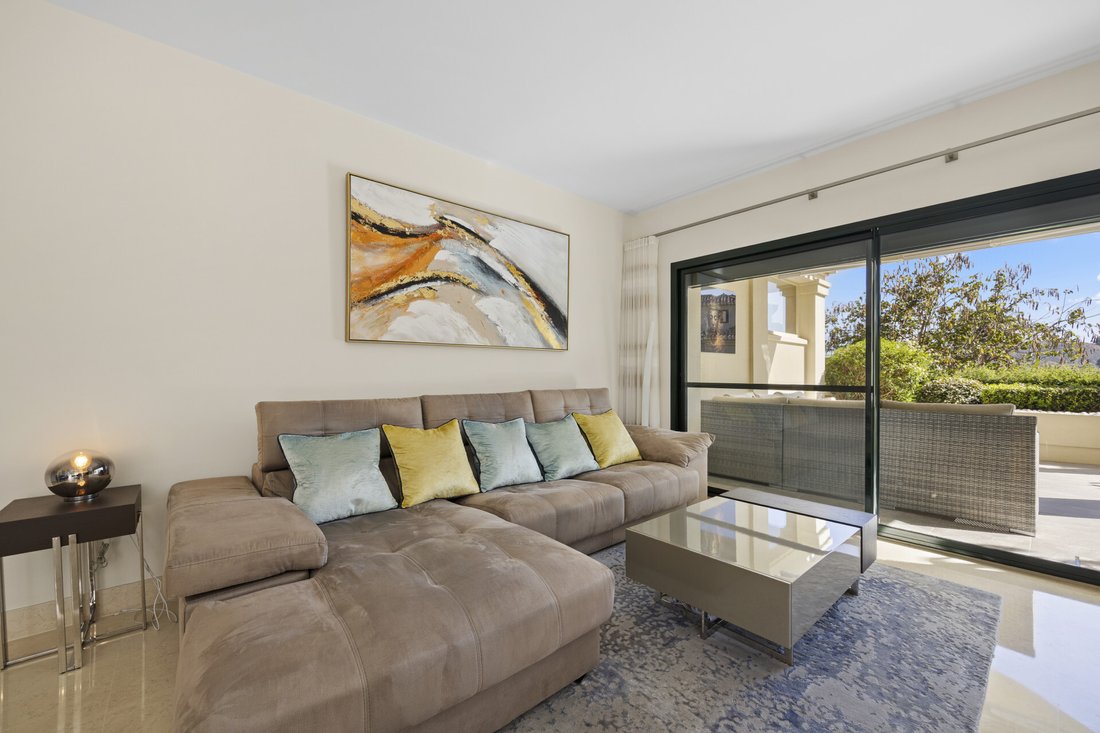 Apartment in Benahavis, Andalusia, Spain 4 - 18127671