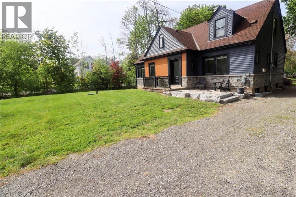 House in Hamilton, Ontario, Canada 3 - 18128794