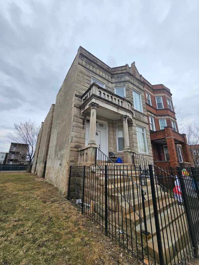 Chicago, Illinois, United States 2 - 18132772