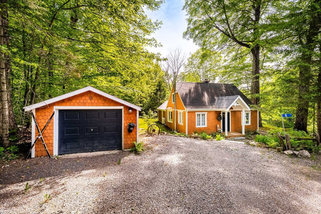 House in Lac-Brome, Quebec, Canada 1 - 18129655