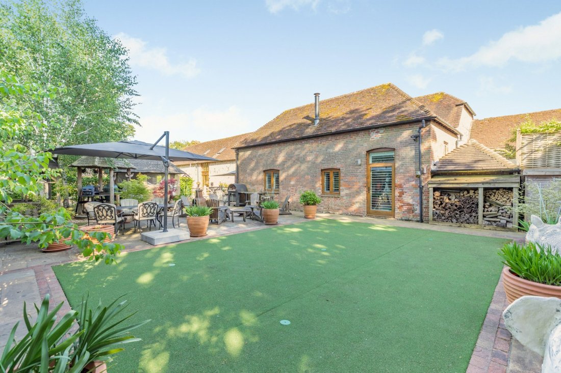 House in Watergate, Chichester, England 3 - 18127646