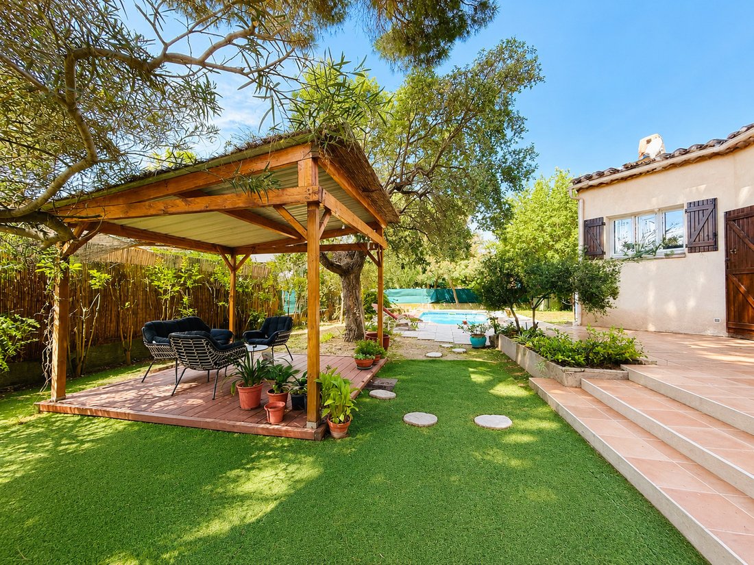 Villa in Exterieurs, Frejus, France 1 - 18132374
