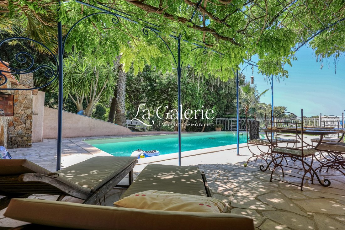 Villa in Centre Ville, Carqueiranne, France 2 - 18138978