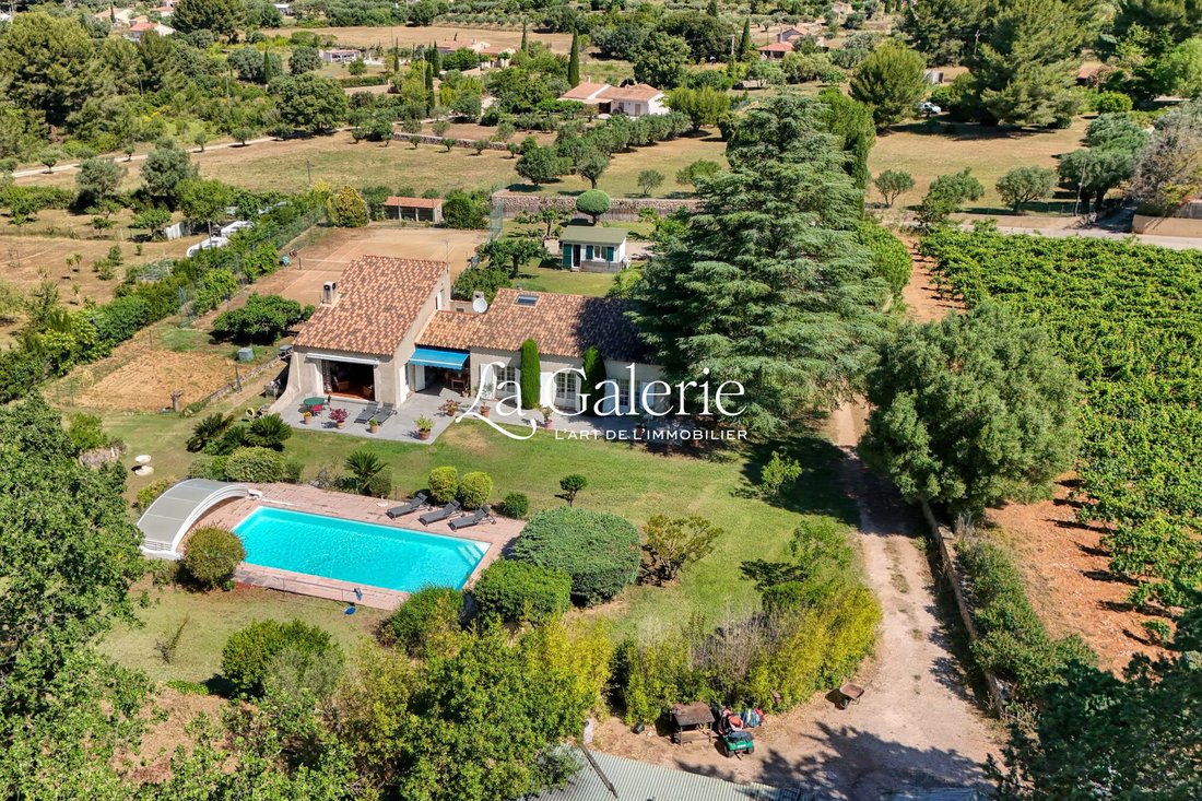 Villa in Sanary-sur-Mer, Provence-Alpes-Côte d'Azur, France 1 - 18138963