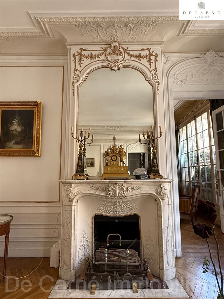 Apartment in Palais Royal, Paris 1er Arrondissement, Paris 4 - 18132314